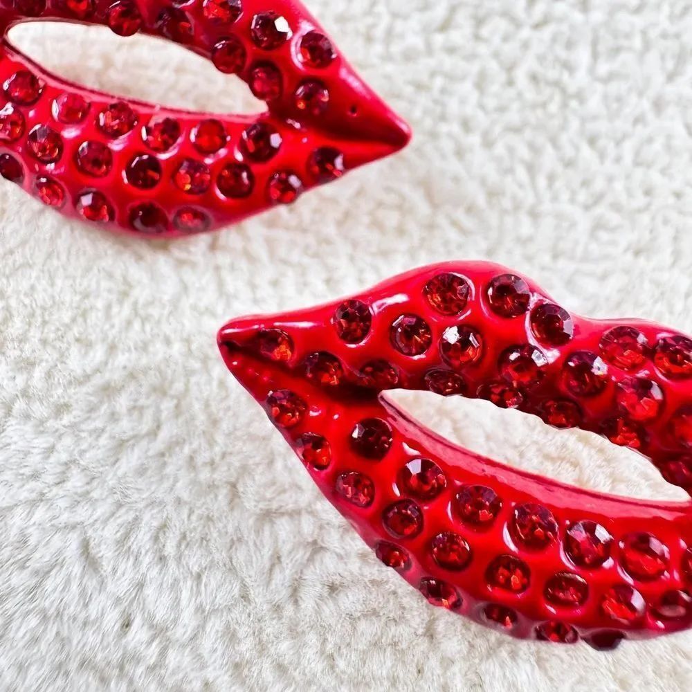 Red Lip-Shaped Rhinestone Stud Earrings